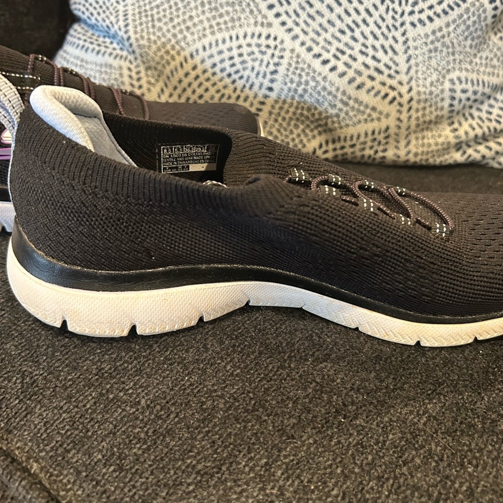 Skechers Women's Black Slip-On Sneakers with Pink Logo Accent - Picture 5 of 7